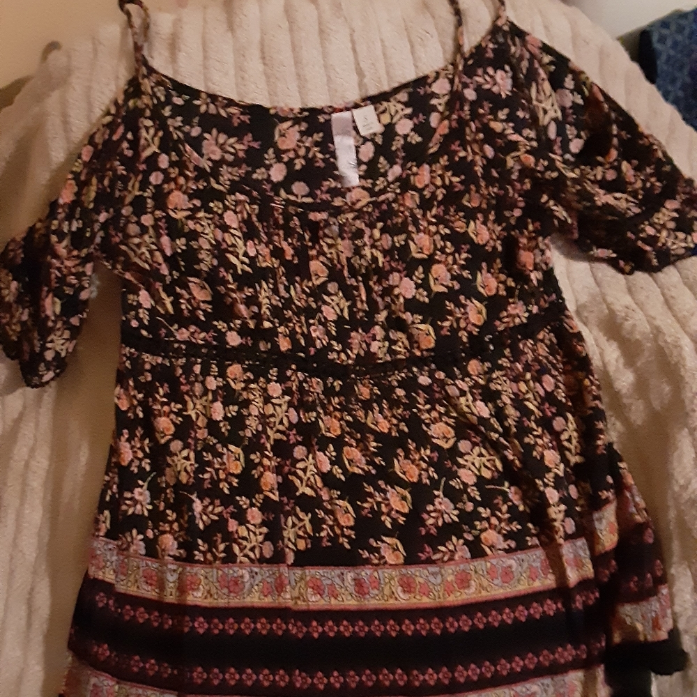 ALYA BLACK FLORAL PRINT top SIZE small